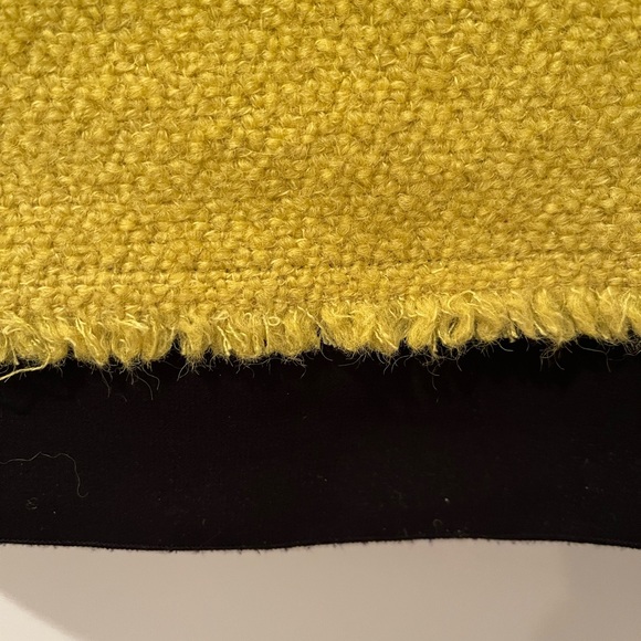 COPY - Diane Von Furstenburg yellow tweed mini skirt in size 4 - Picture 4 of 7